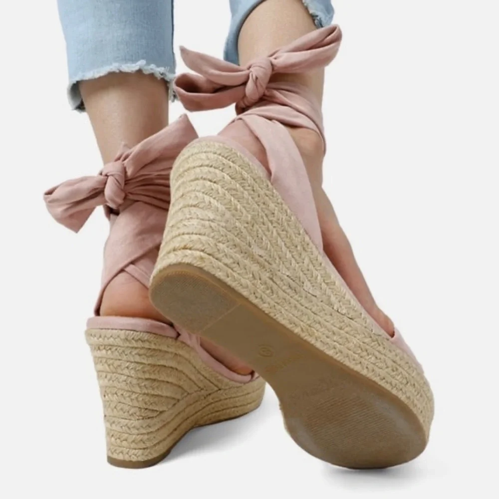 NWOB Dream Pairs Womens Pink Faux Suede Ankle Tie Lace Up Platform Wedges 9.5